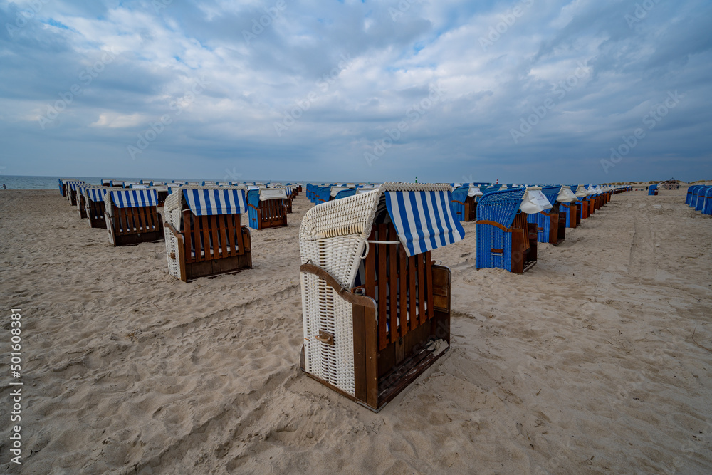 Kap Arkona Prerow Weststrand Zingst Darß Ostsee Rostock Warnemünde Strand Bäume Meer Salzwasser Küste Brandung Steilküste Wolken Gezeiten Himmel Wolken Stralsund Sonnenaufgang Strandkorb