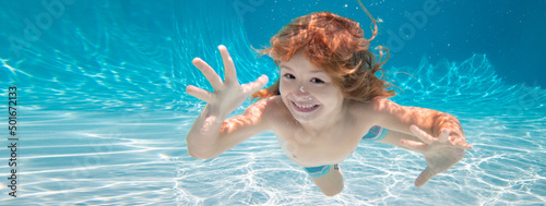 Obraz na płótnie Child underwater
