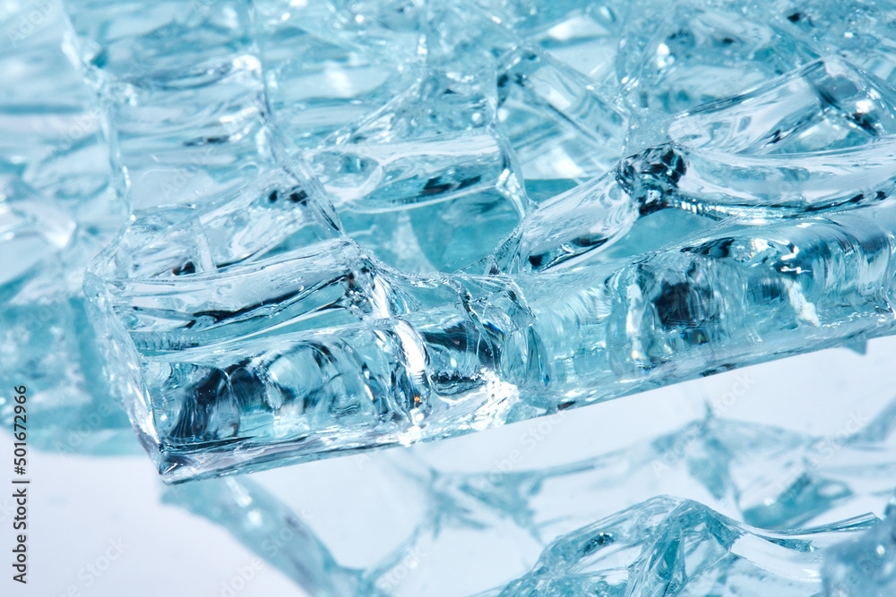 gesplittertes Glas, Sicherheitsglas, Splitter. gesplittertes Glas, Sicherheitsglas, Splitter.