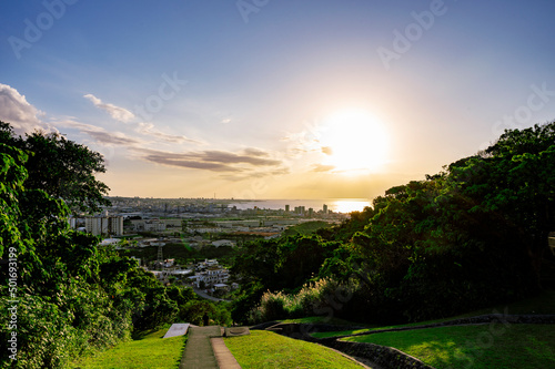 沖縄 高台から望む夕日