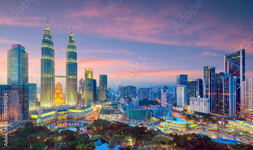 Foto Kuala Lumper skyline at twilight