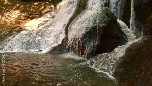 Filmmaterial des Starzel Wasserfall in Jungingen und Schlatt am Rundwanderweg Kirchenköpfle Tour, Baden-Württemberg Deutschland photo