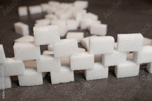 mur de sucres en morceaux effondré photo