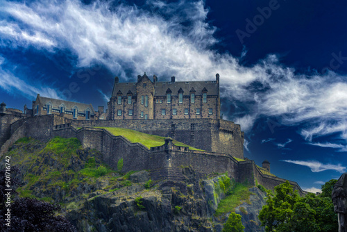  Edinburgh castle as seen from Edinburgh city center