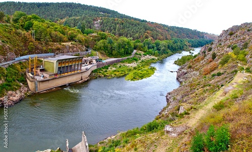 barrage de grangent les gorges de la loire france