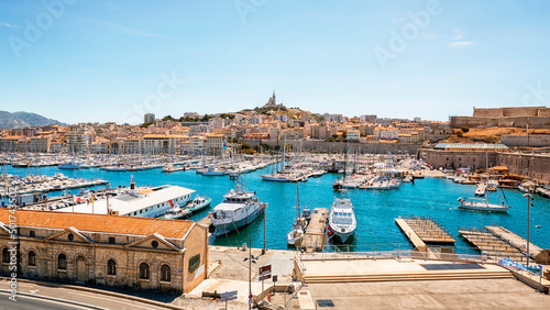 Fototapeta Naklejka Na Ścianę i Meble -  The Old harbor in Marseille city