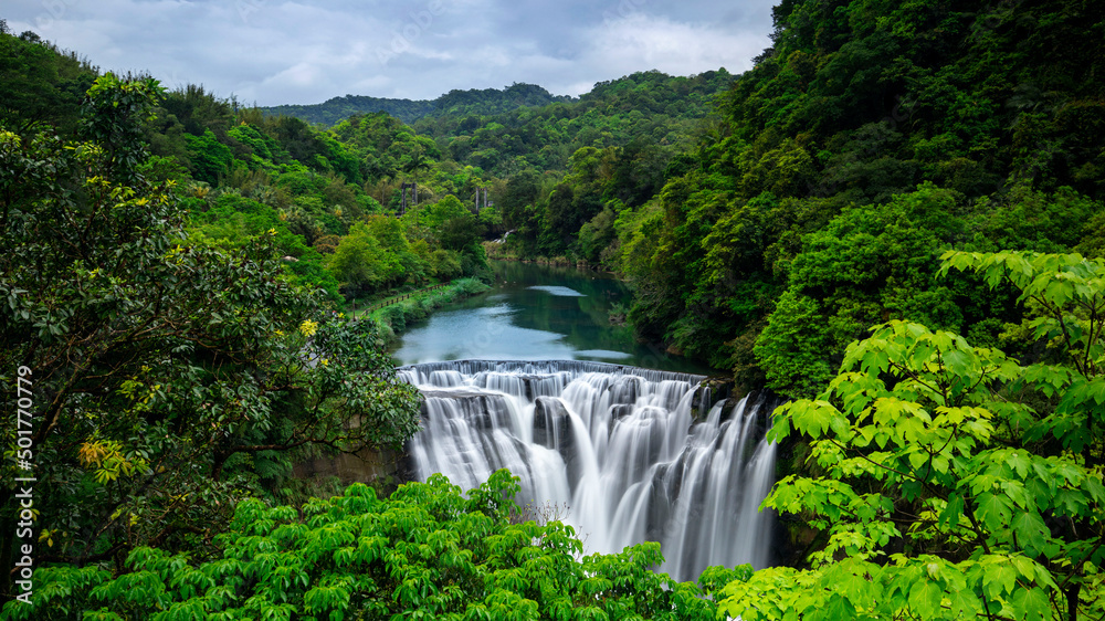 Naklejka premium Taiwan, waterfall, Shifenliao waterfall, park