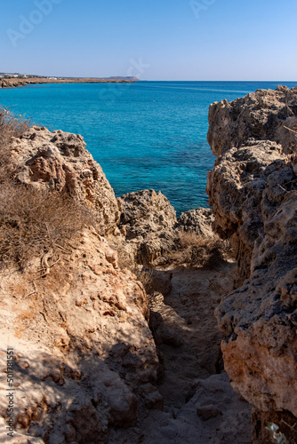 Felsen und Meer am Strand von Nissi in Ayia Napa  Famagusta auf Zypern