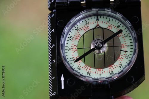 Kompass / Marschkompass / Peilkompass zur Orientierung