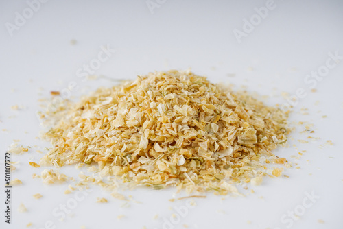 Fototapeta Naklejka Na Ścianę i Meble -  dried onions on a white acrylic background