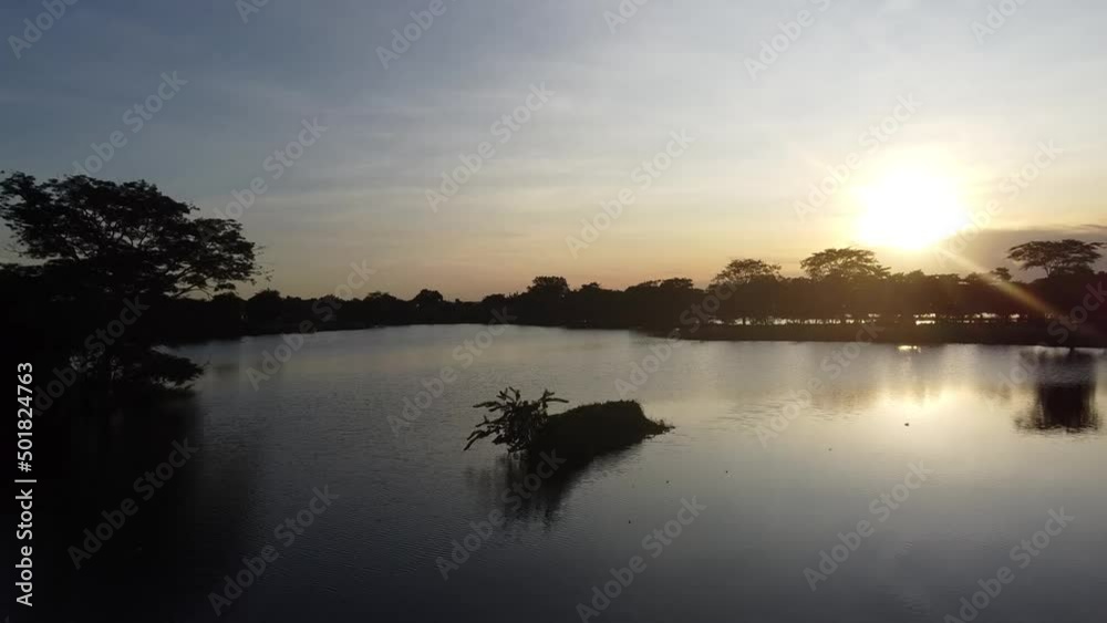IMAGEM DRONE, LAGO POR-DO-SOL, PARQUE MOCAMBINHO, TERESINA -PIAUÍ IMAGEM DRONE, LAGO POR-DO-SOL, PARQUE MOCAMBINHO, TERESINA -PIAUÍ