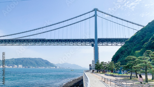 関門海峡の関門橋 photo
