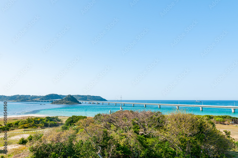 角島大橋とコバルトブルーの海