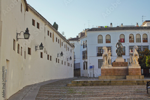 Cordoba, monumento a Manolete in Plaza Conde Priego. Spagna, Andalusia photo