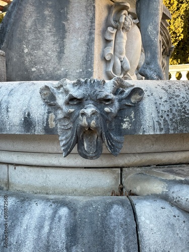 statue of the lion gargoyle