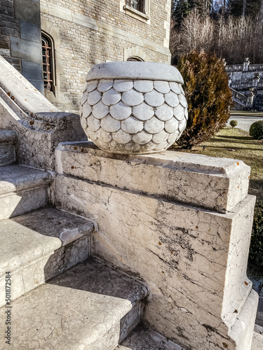 old stone pout