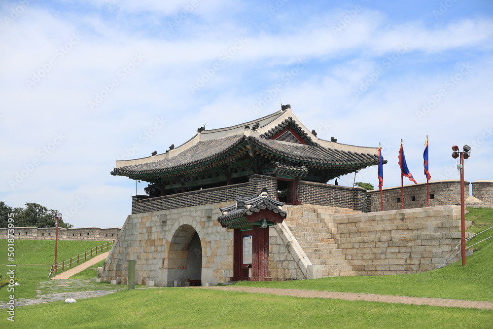 Naklejka premium 수원화성 창룡문