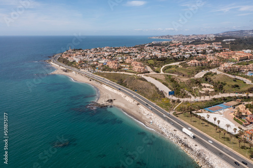Vista de la playa del peñón del cura en el municipio de Fuengirola, Andalucía © Antonio ciero
