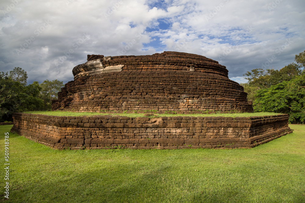 Destroyed Chedi of Wat Chang Rob, Kamphaeng Phet, Thailand