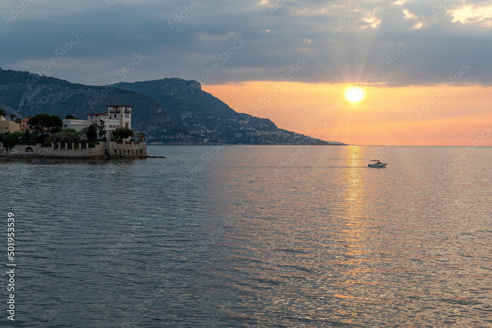 Lever de soleil dans la baie des fourmis entre Beaulieu sur Mer et Saint Jean Cap Ferrat sur la Côte d'Azur