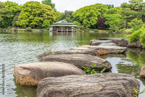 東京都江東区　清澄庭園　涼亭　日本庭園　