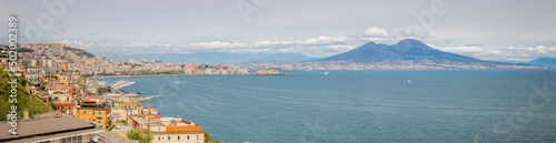 Panorama de la Baie de Naples © Gerald Villena