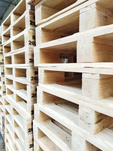 wooden pallets for industrial use