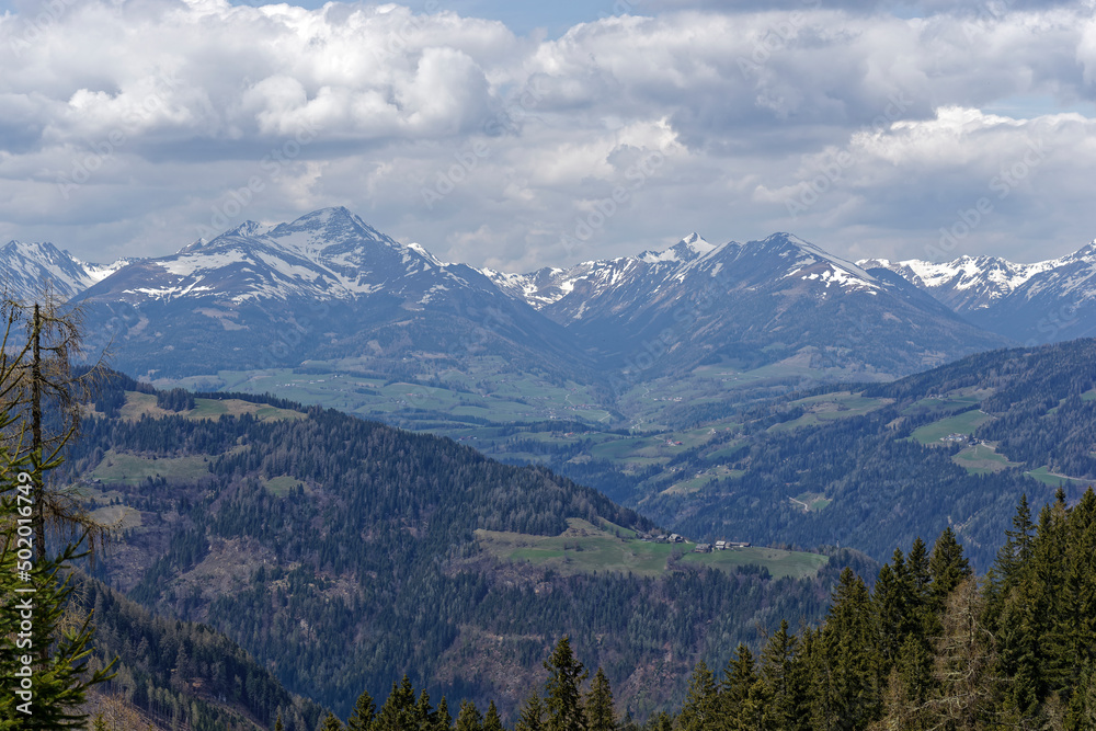 Obraz premium a cloudy day in the mountains