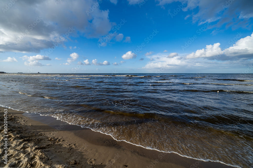 Ostsee Gespensterwald Strandkorb Rostock Warnemünde Strand Bäume Meer Salzwasser Küste Brandung Steilküste Wolken Gezeiten Himmel Wolken Stralsund Sonnenaufgang  Sonnenuntergang  Boot