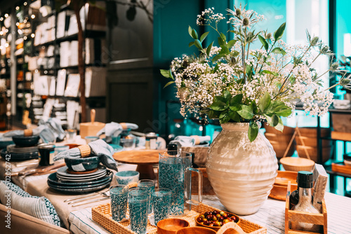 Fotografía View of assortment of decor for interior shop in store of shopping center