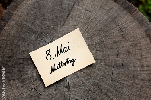 Karte mit Aufschrift "8. Mai Muttertag"schrift