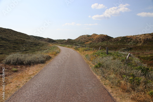 Fahrradweg in den Dünen auf Sylt 