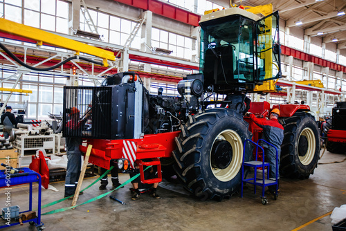 Assembly process of agricultural tractors in industrial workshop