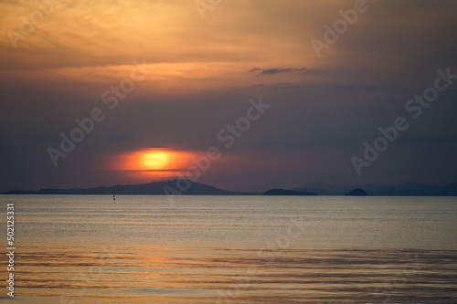 夕日と海