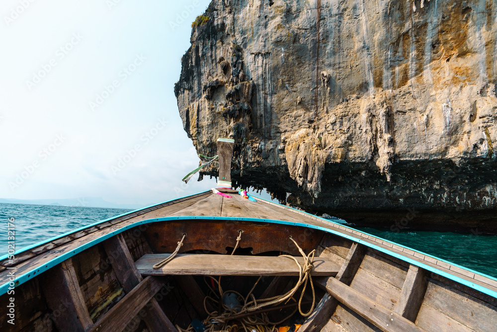 Fototapeta premium Boat trips on the seas and islands,Travel on a long-tail boat