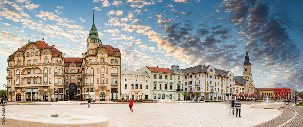Obraz na płótnie historical buildings in Oradea city center  Romania w salonie