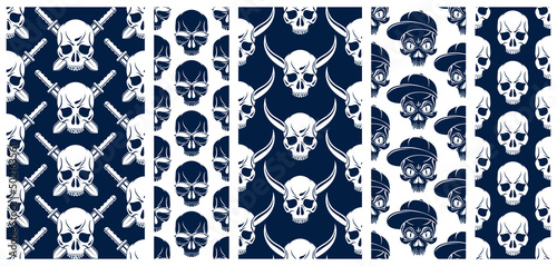 Black skulls seamless vecto...
