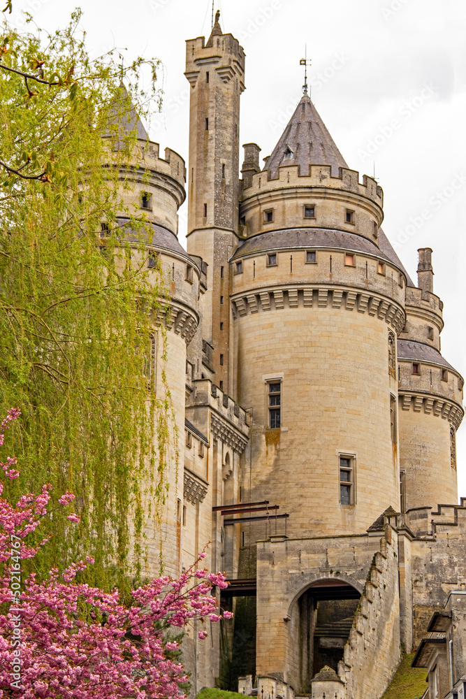 Fototapeta premium Pierrefonds. Entrée principale du château. Oise. Picardie. Hauts-de-France