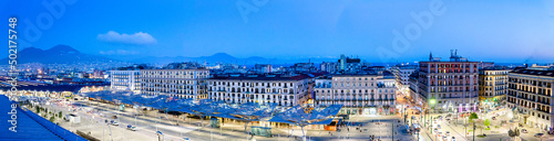 Panoram de Piazza Giuseppe Garibaldi de Naples photo