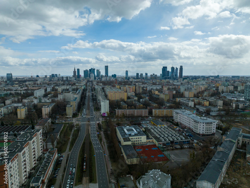 Centrum Warszawy widziane z lotu ptaka, wieżowce i panorama miasta