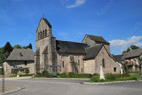 Eglise de Condat sur Ganaveix (Corrèze) photo