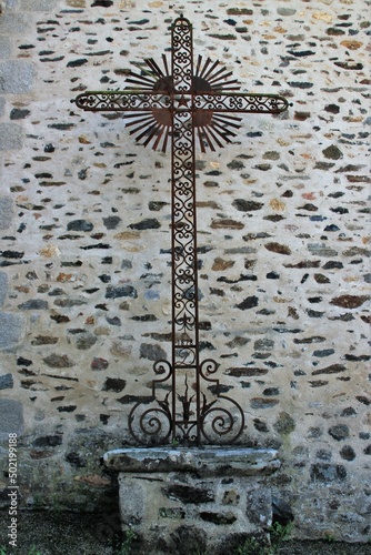 Croix de dévotion à Condat sur Ganaveix (Corrèze) photo