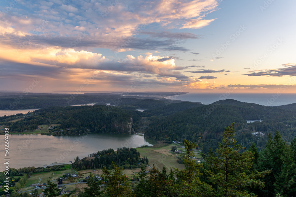 Obraz premium Amazing View from the Top to Mount Erie