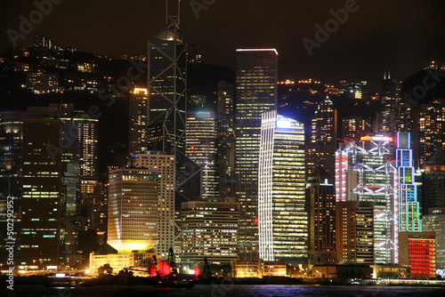 Hong Kong city skyline at night © iemily