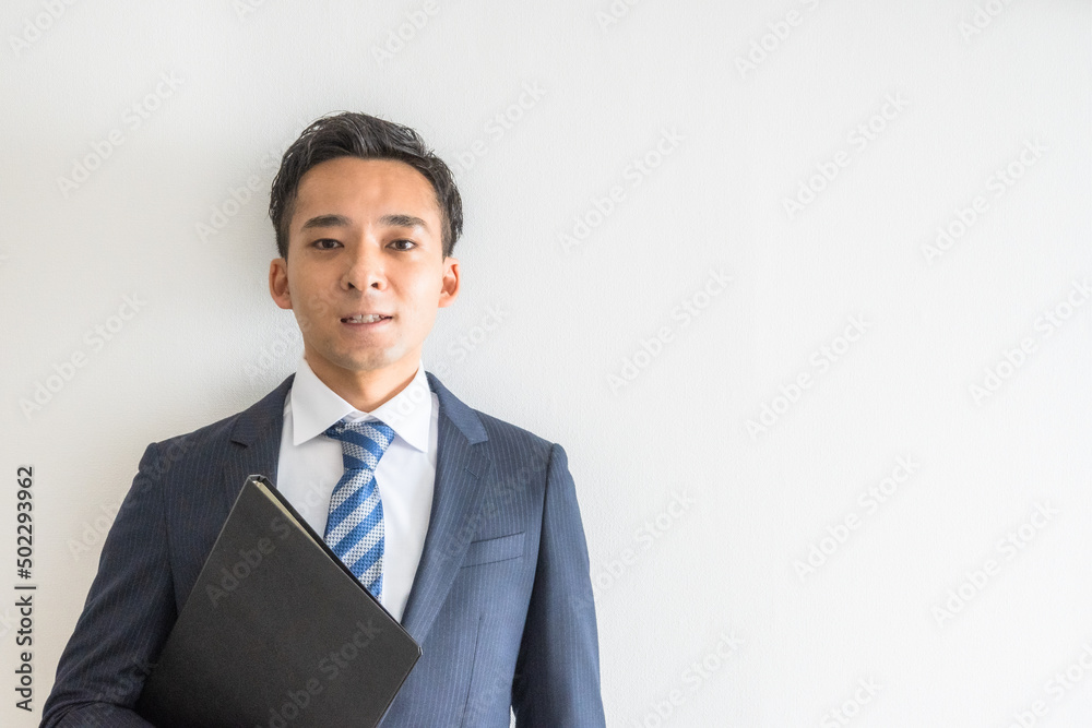 ビジネスマン　イメージ