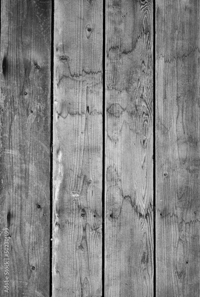 Naklejka premium old wooden wall with texture and detail in black and white