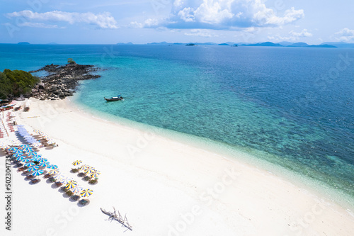 High angle view of the island, Andaman sea, beach and bed where the sea has blue water, Thailand, Khai island of Thailand. © Photo Sesaon