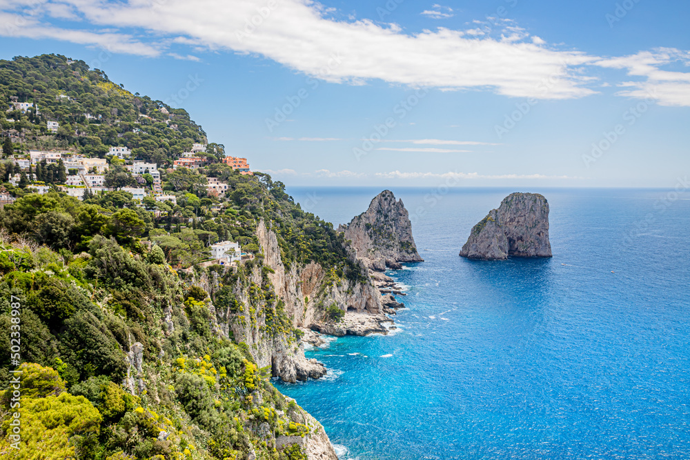 Vue sur la mer depuis les jardins d'auguste à Capri