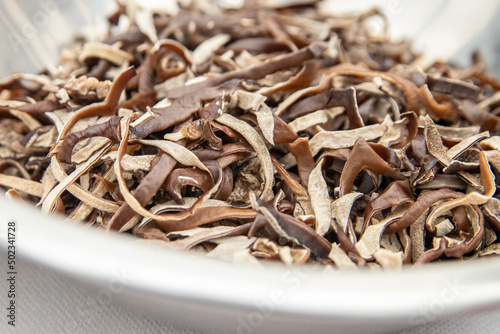 Grzyby Shitake, krojone, posiekane przygotowanie
