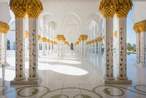 Slika na platnu courtyard of the mosque